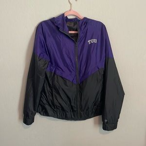TCU wind breaker
